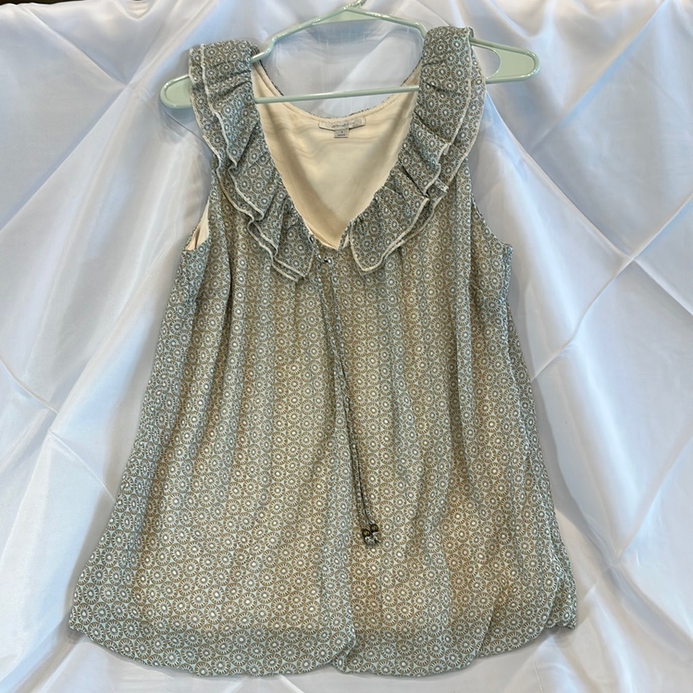 HostP! Dress Barn, Tiffany, blue and cream sleeveless blouse with cream liner L